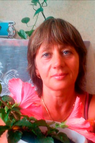 Astonishing moment hunters find woman 'torn apart' by bear and she's still alive