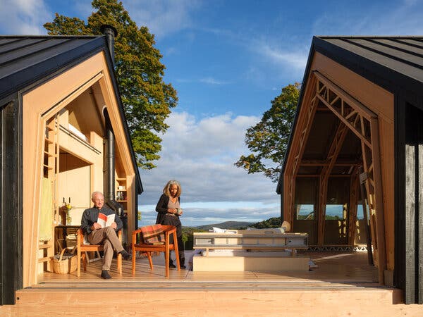 This 300-Square-Foot Cabin Can Stretch to 500, Solarium Included