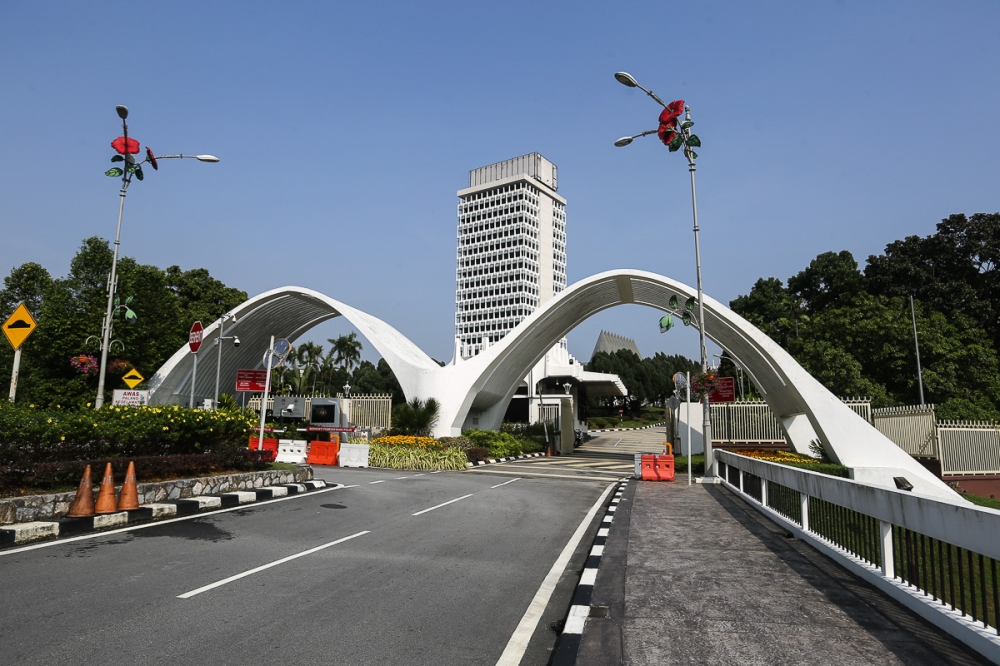 In Dewan Rakyat today: Petronas asset sales, outdated laws and border security under scrutiny