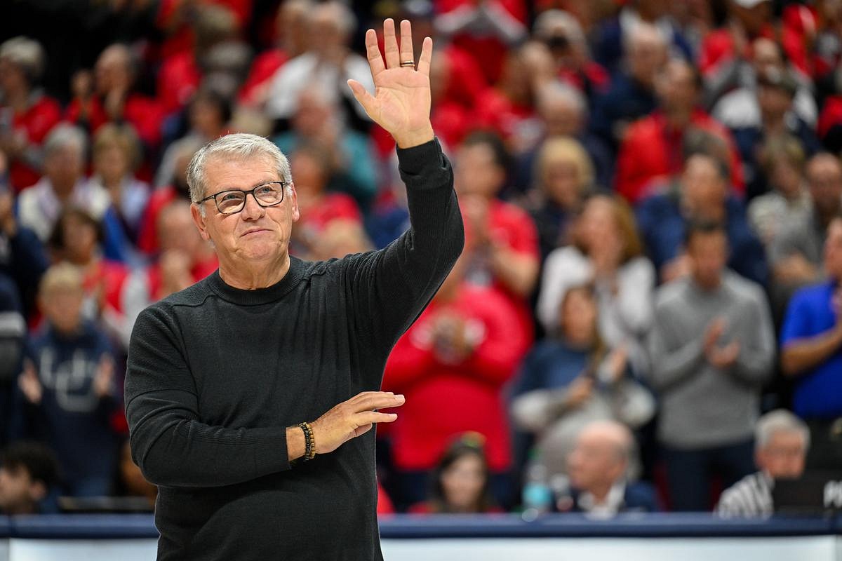 UConn's Geno Auriemma becomes all-time winningest D-I coach