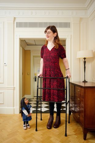 World's tallest and shortest women meet over afternoon tea for Guinness World Records Day