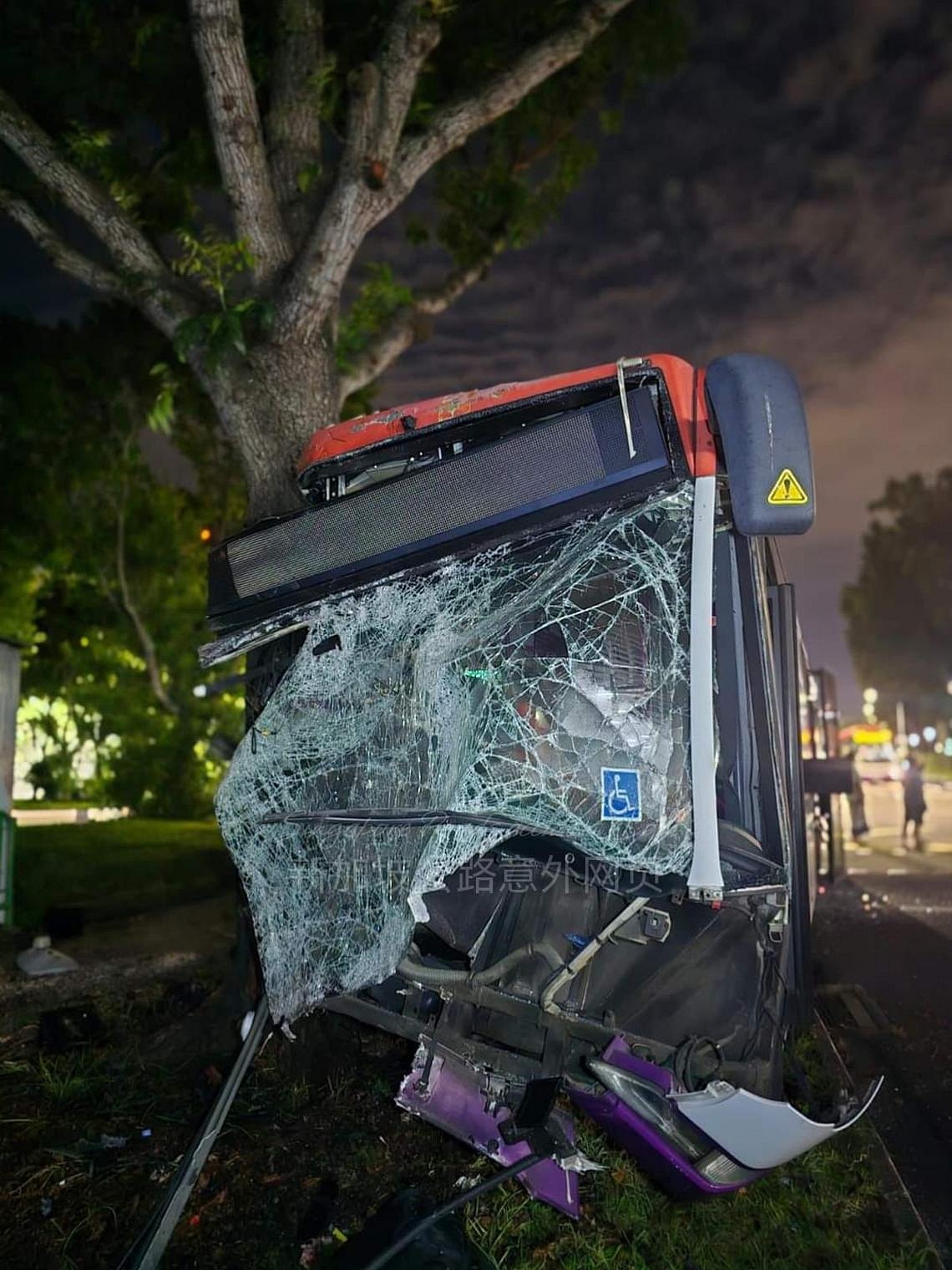 Horrific accident at Kaki Bukit! Bus driver dead and five passengers... 