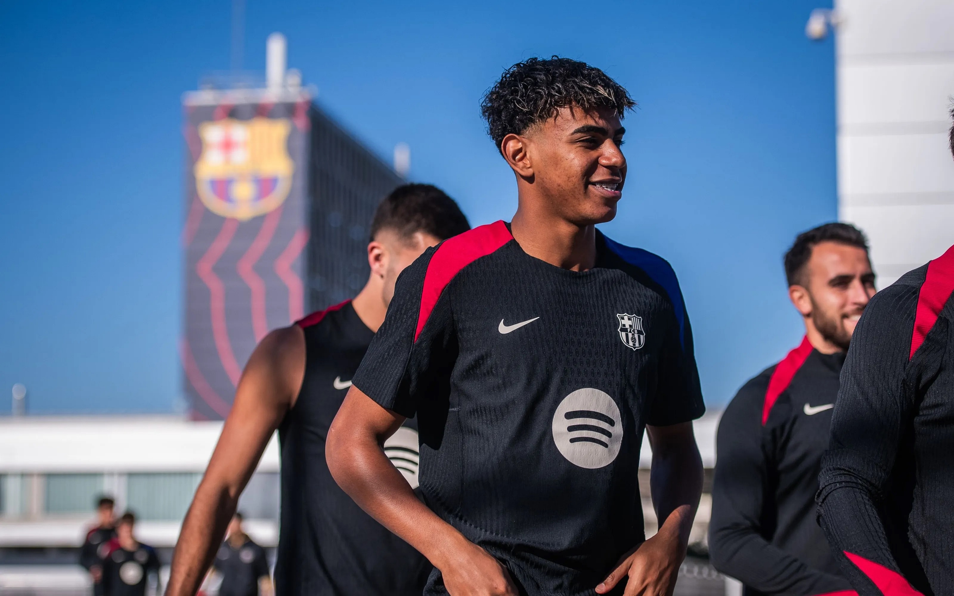 Spain and Barca’s Lamine Yamal wins 2024 Golden Boy award