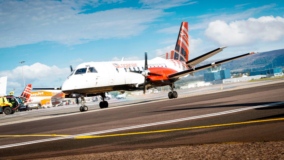 Terror as Loganair flight forced to return to Manchester Airport after lightning cracks windshield