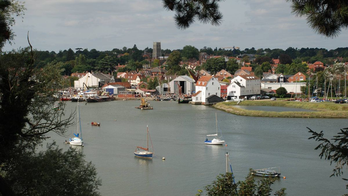 Woman visits 'happiest town in Britain' and says it's like 'going back in time'