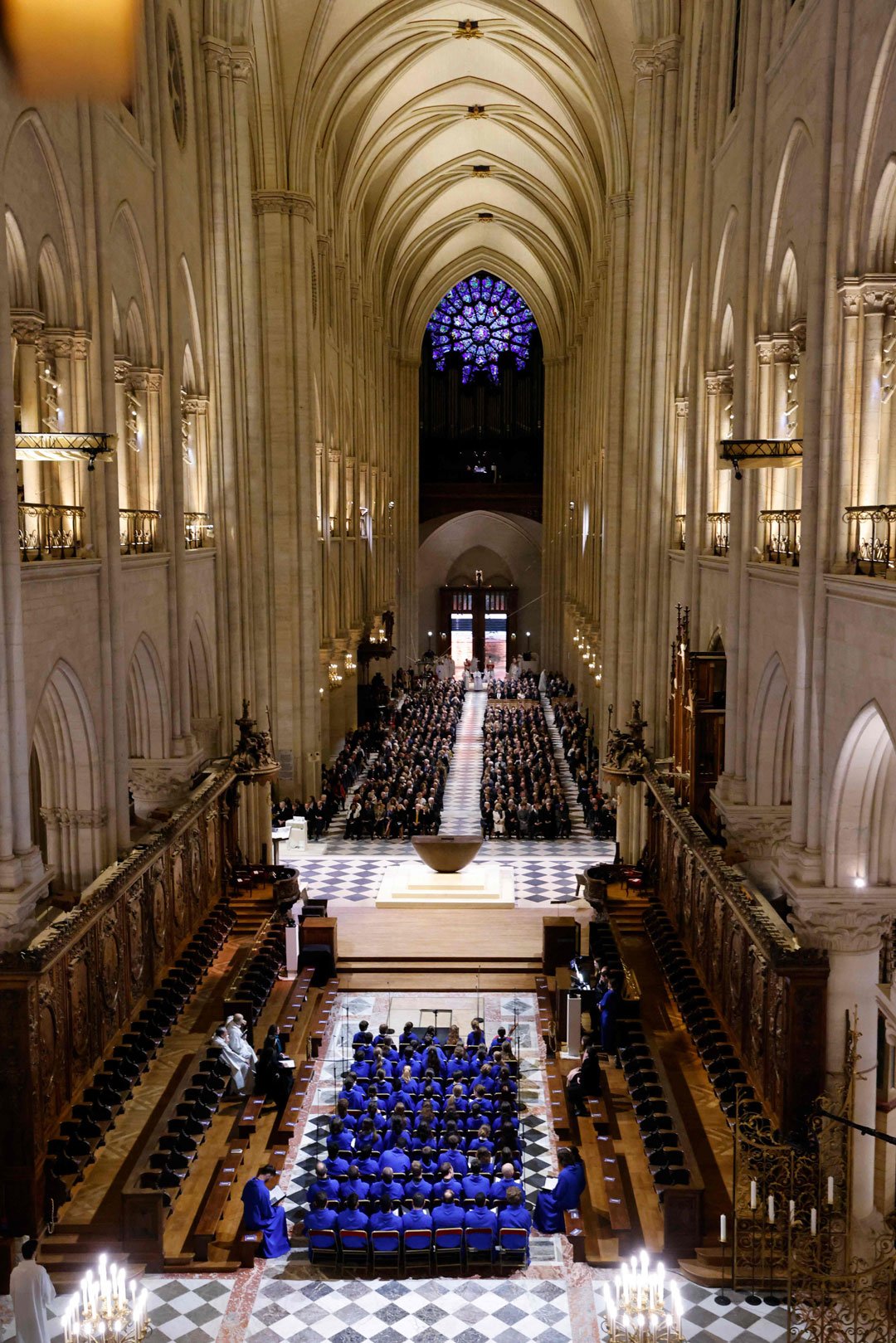 巴黎圣母院重新开放 迎来多国政要