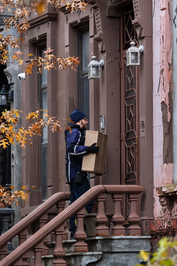 How Online Shoppers Are Trying to Foil ‘Porch Pirates’