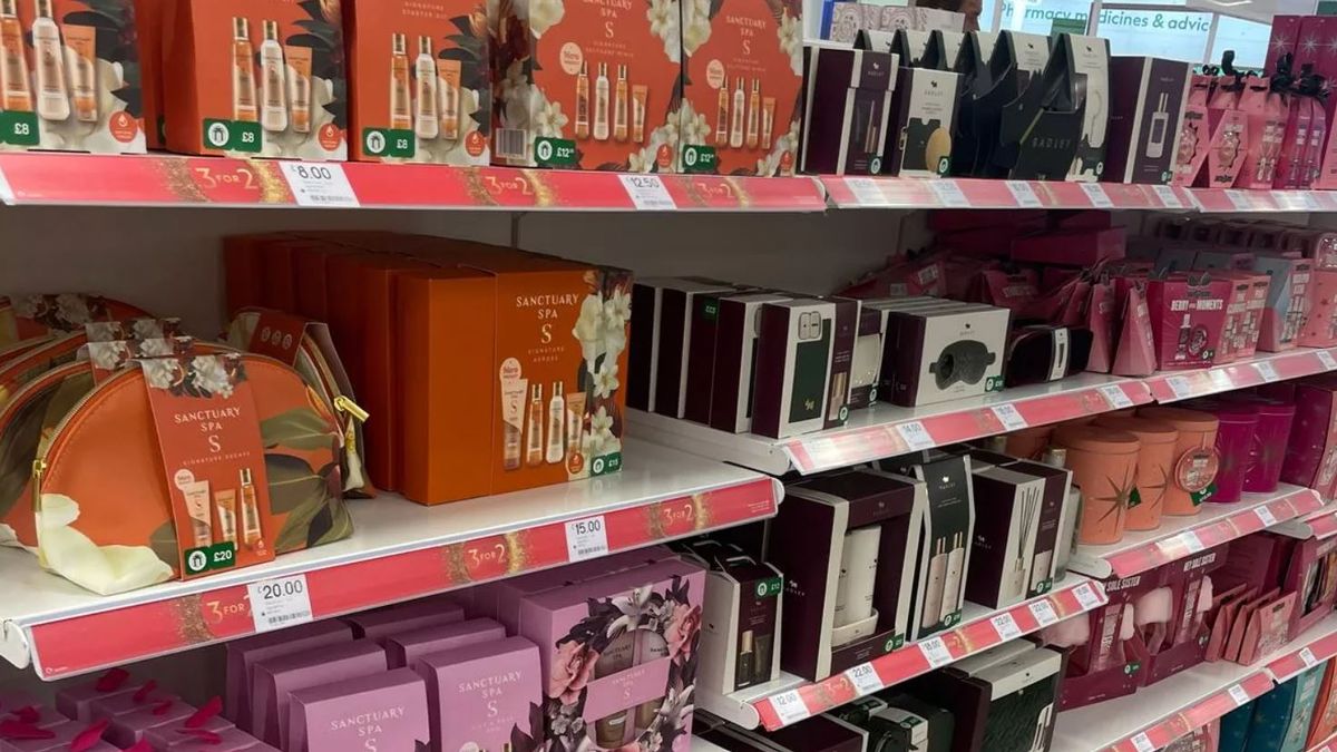 Boots cuts prices on premium beauty from Morphe, Clinique and more in time for Christmas