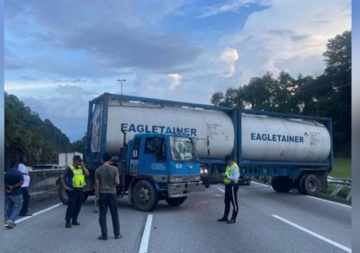 Multi-vehicle accident involving tanker lorry causes 5km traffic jam from Ipoh to Menora tunnel