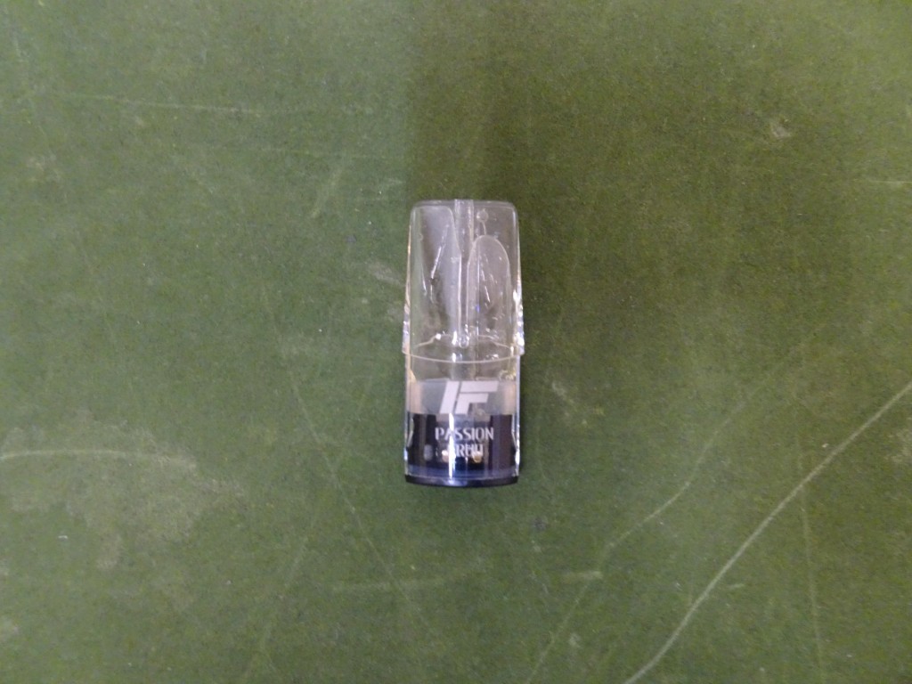 两男女身藏太空油毒品烟弹 落马洲管制站过关断正