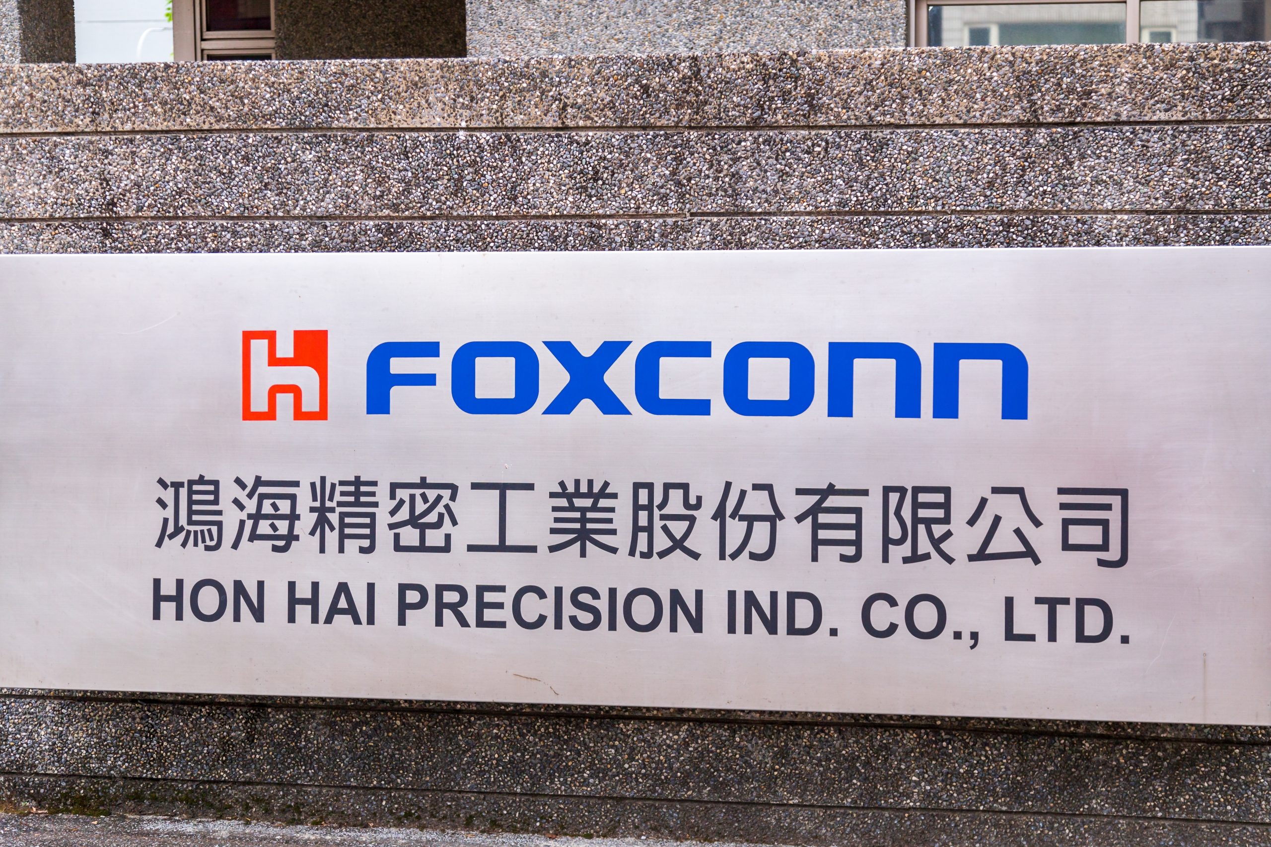 Foxconn forecasts strong AI, EV revenue growth by 2028