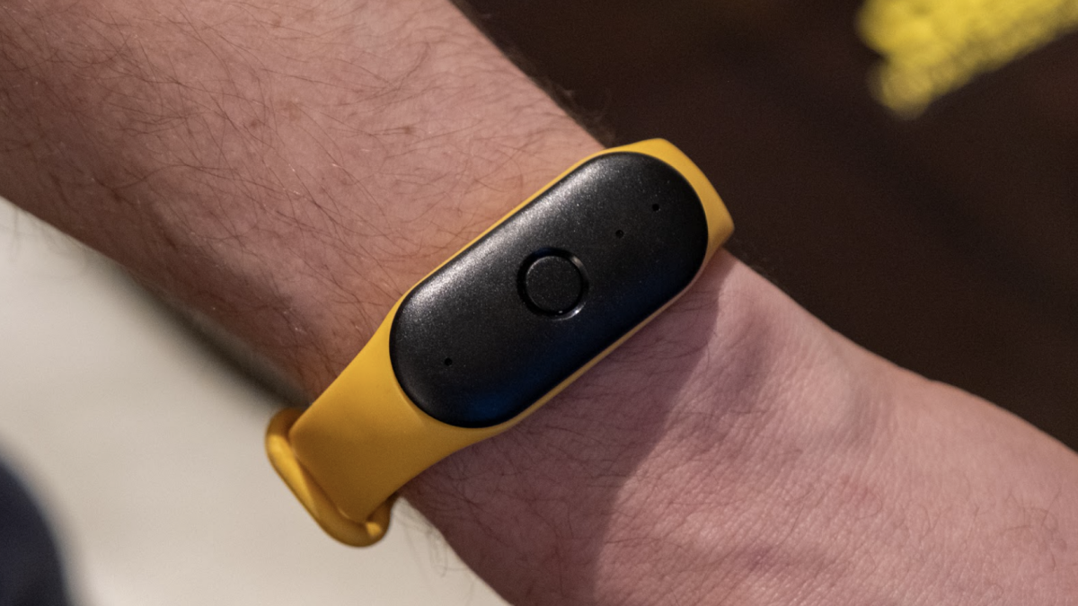 Can the Bee Pioneer finally make AI wearables useful?