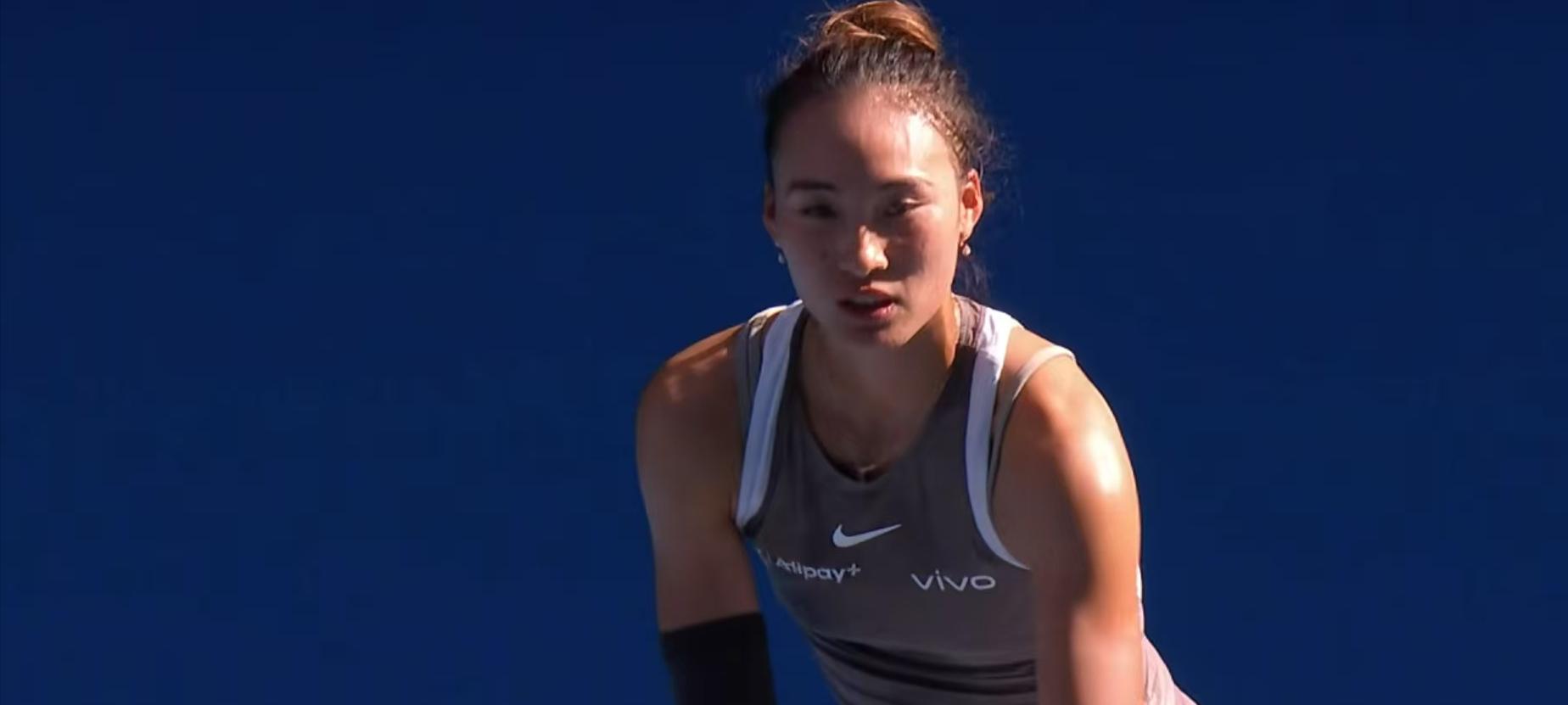 6-2！6-2！郑钦文太强了，首秀打爆前世界第3，奔向2025澳网冠军