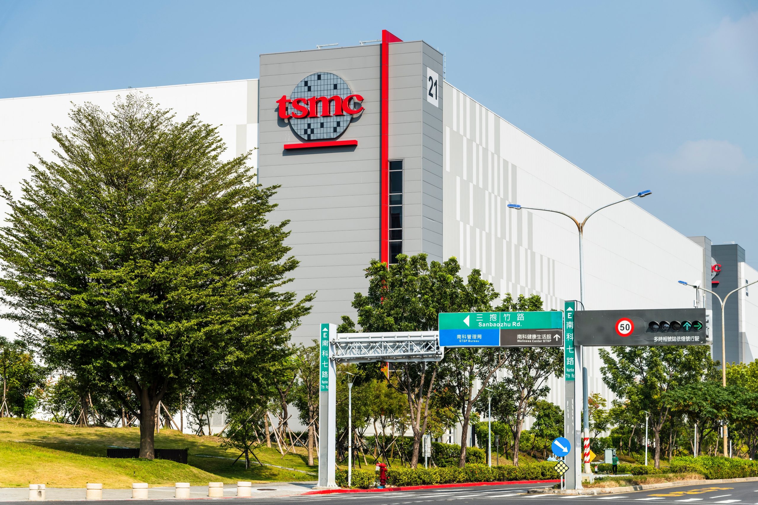 TSMC to invest $10b in unit to offset currency risks