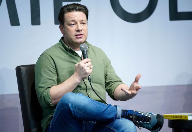 Dyslexia symptoms and warning signs after Jamie Oliver shares diagnosis that upended school career