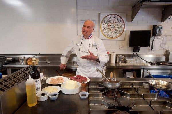 André Soltner, Famed Chef at New York’s Lutèce, Dies at 92