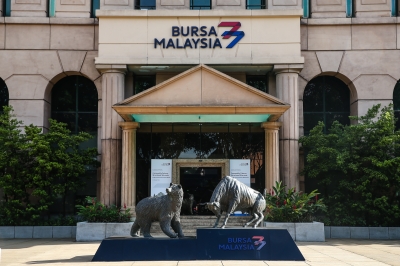 FBM KLCI rises past 1,514 at midafternoon as CelcomDigi, CIMB, Maybank lead gains