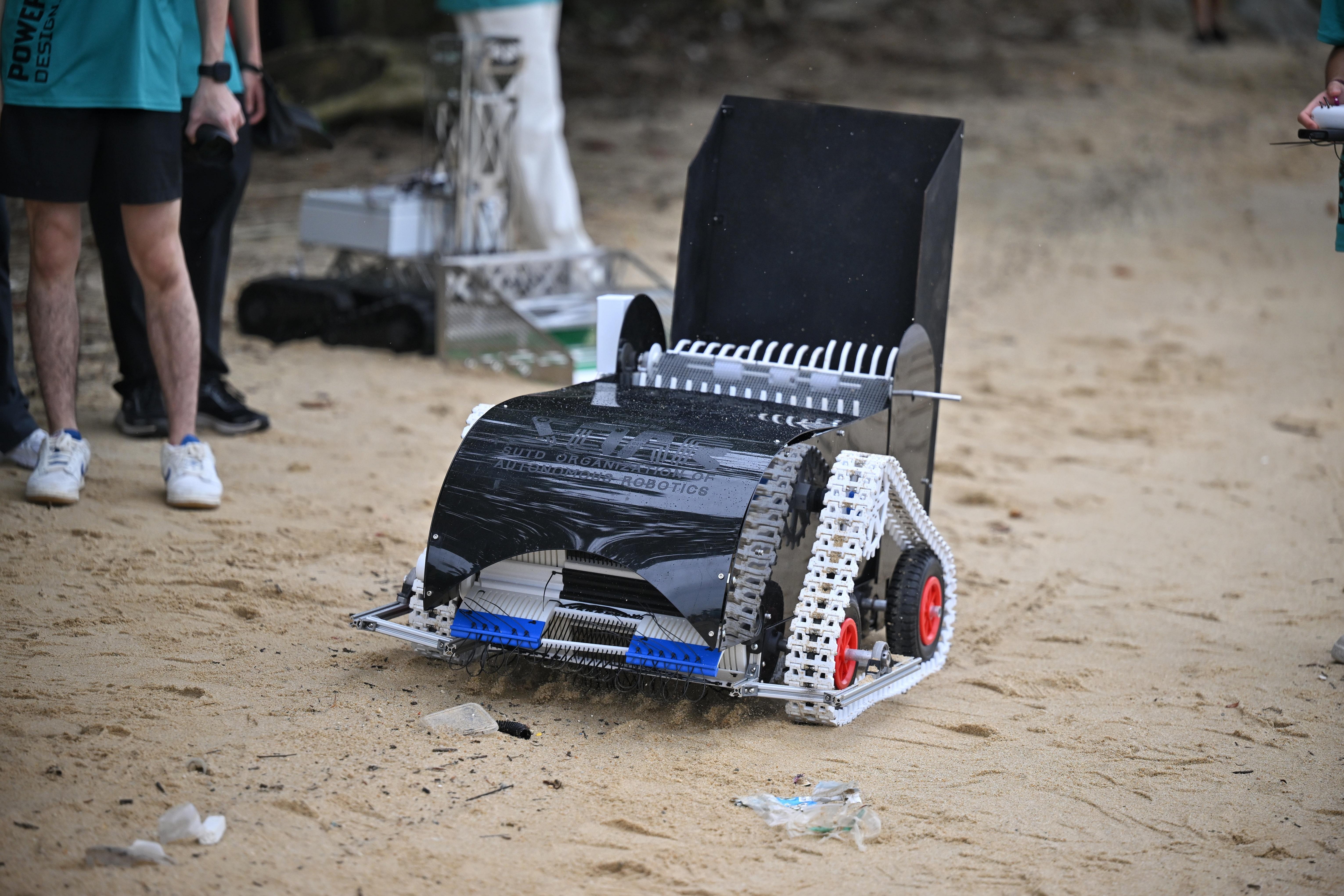 Meet Sand-E the robot, developed by SUTD students to ‘walk’ on sand and pick up trash