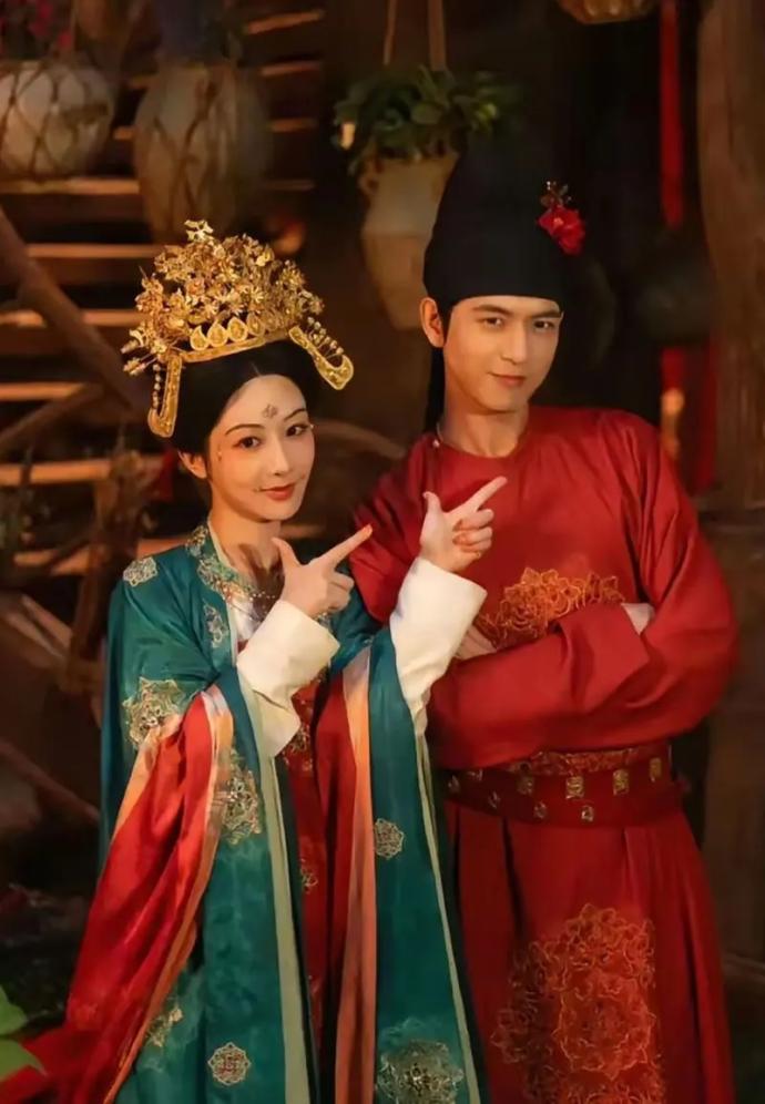 二搭李现火了 杨紫曝《国色芳华》有第二季