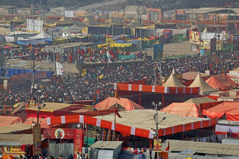 Crowd chaos and confusion at site of India festival stampede