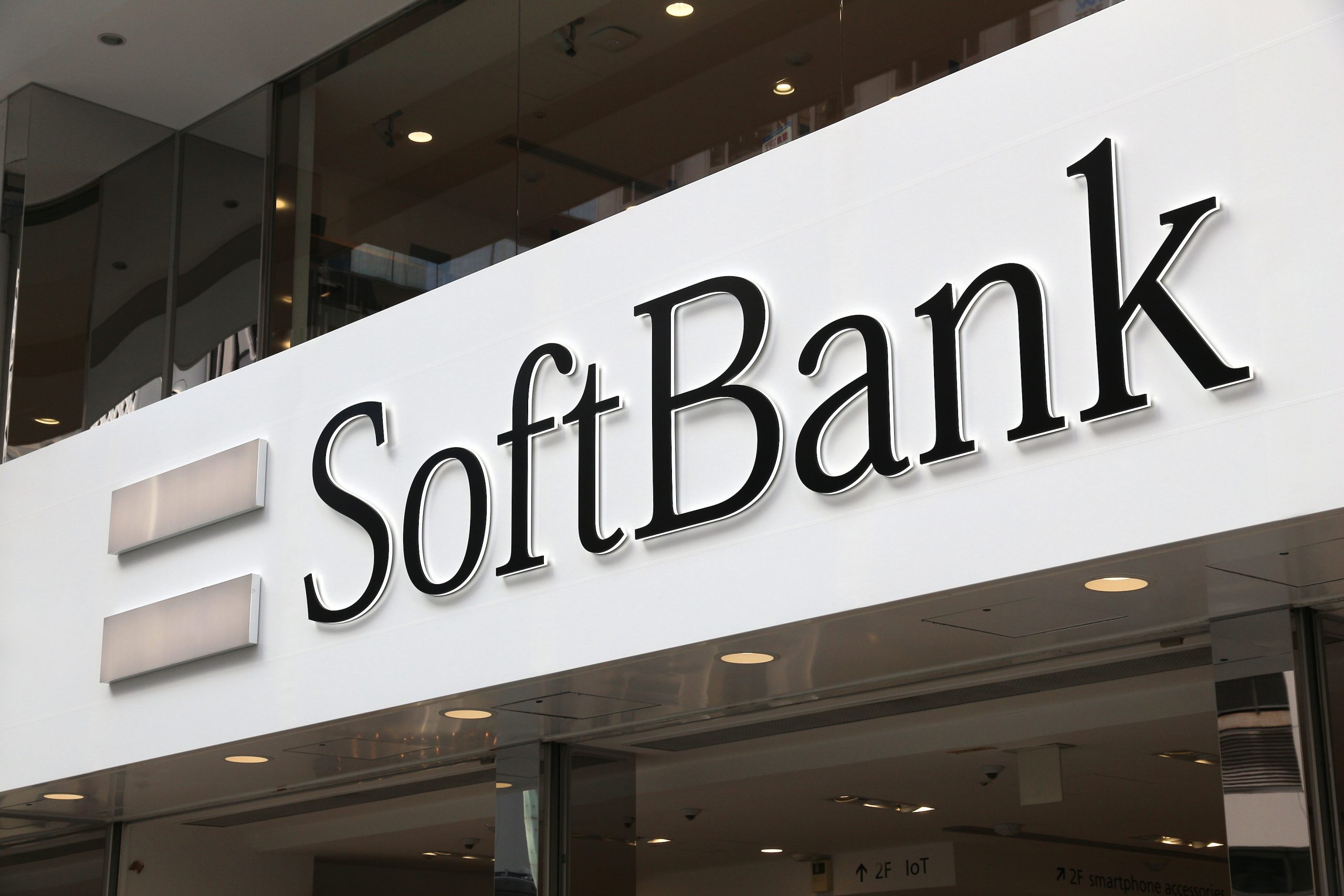 SoftBank reportedly eyes Indian IT, service firms for AI push
