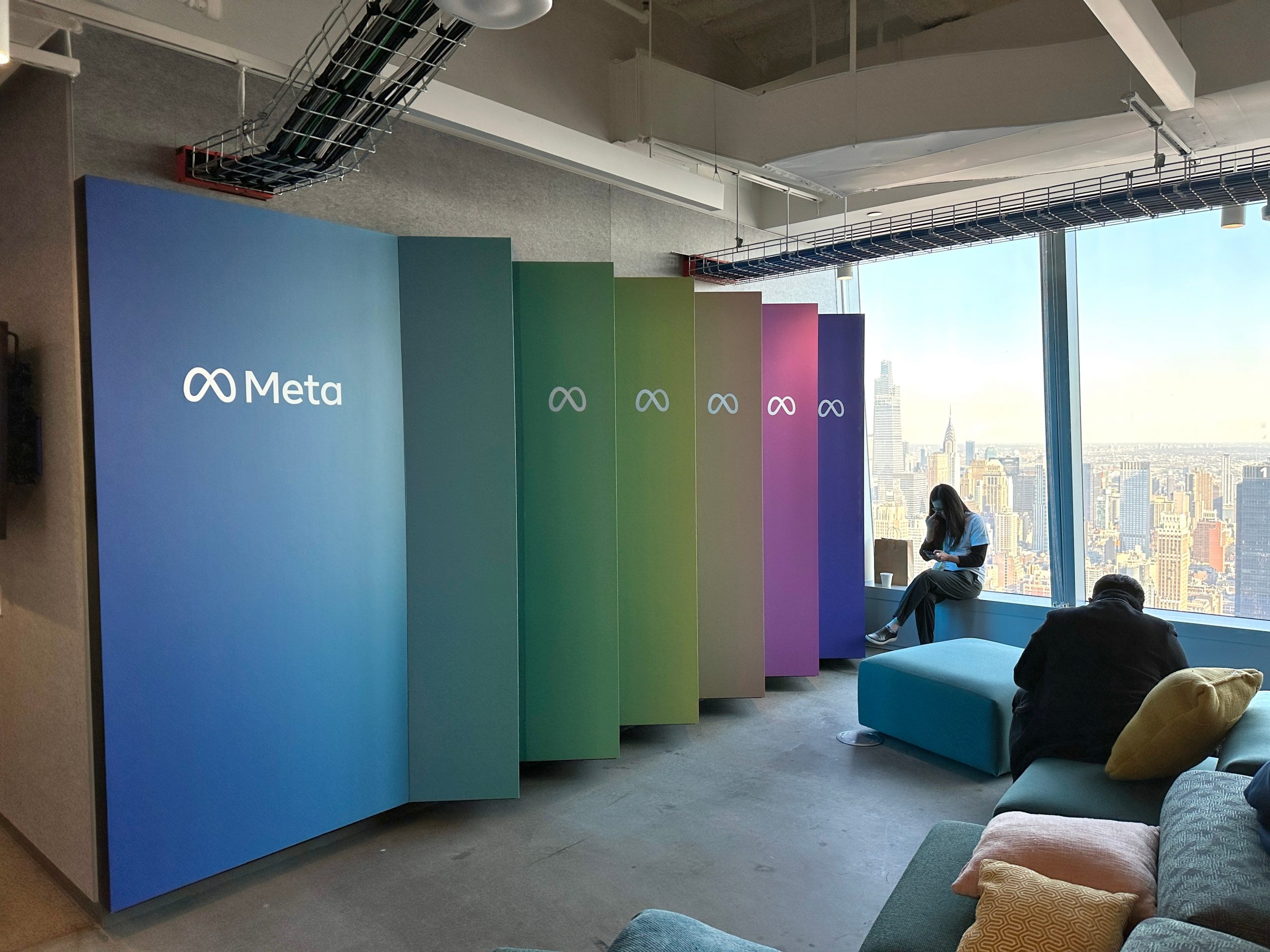 Meta said to hire Apple AI engineer with package over $200m