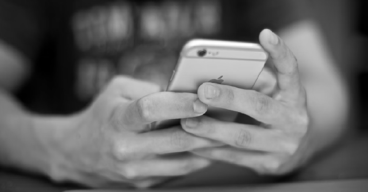 GUY SEES EXPLICIT VIDEO CLIP INSIDE BROTHER-IN-LAW’S PHONE, WORRIED