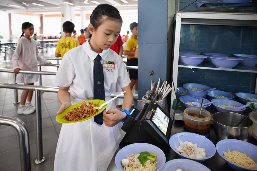 Students in S’pore schools embrace switch to e-payments, welcome speed and ease of transactions