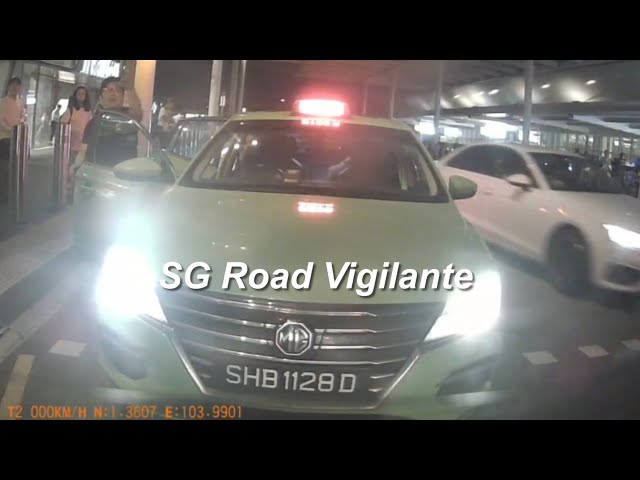 changi jewel strides taxi driver upset at camcar stopping for pickup