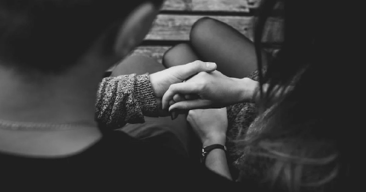 GUY’S MARRIED SISTER & HIS ENGAGED BEST FRIEND PIAK-ING EACH OTHER, STUCK IN THE MIDDLE