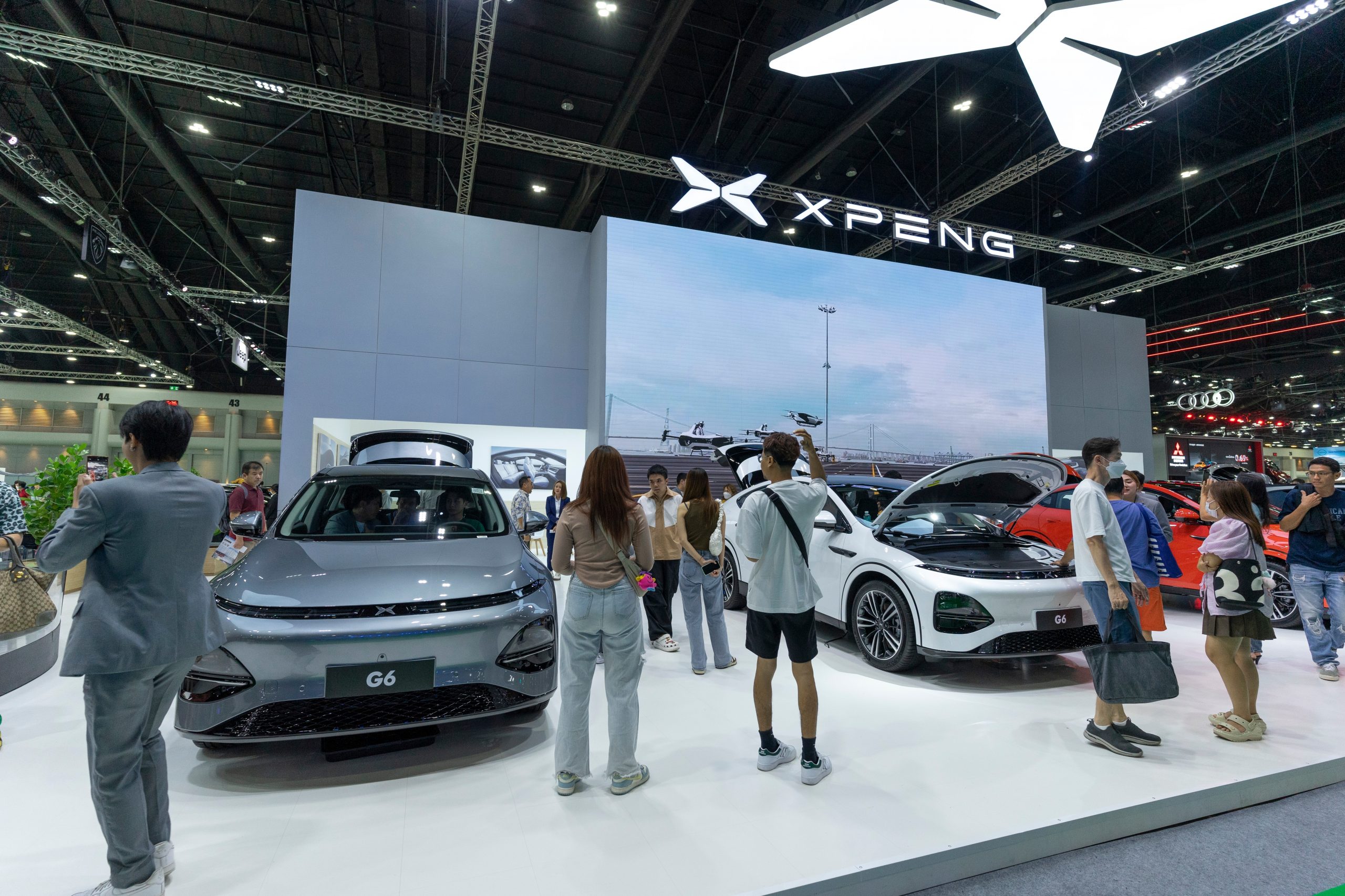 Xpeng stock climbs 6% after strong Q1 earnings beat