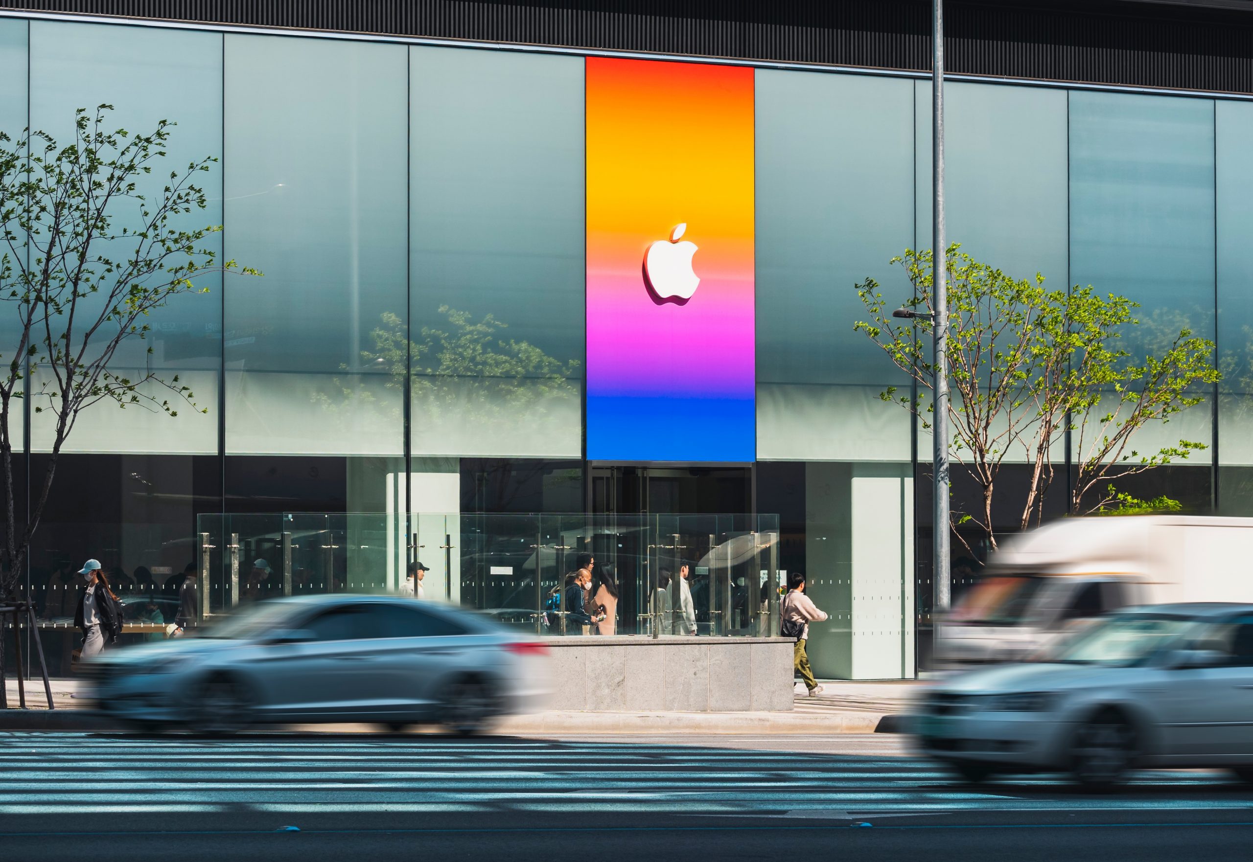 Apple reportedly develops chips for smart glasses, MacBooks