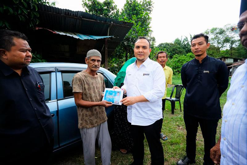 PM comes to the aid of family who loses source of income