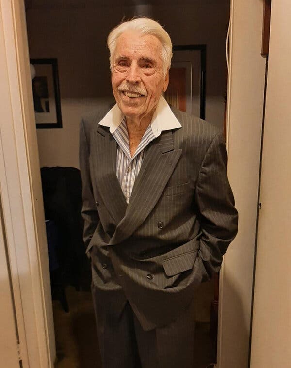 Herman Graf, Who Helped Sell ‘Tropic of Cancer,’ Dies at 91