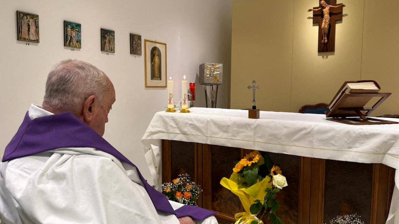 Pope seen celebrating mass in first photo since hospitalisation