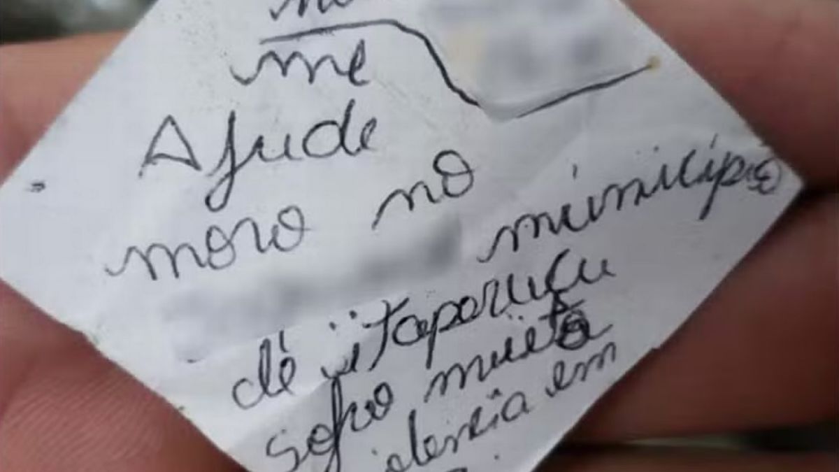Wife and son 'held in private prison by husband' and begged for help in handwritten note