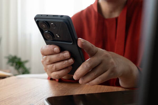 Digital Therapists Get Stressed Too, Study Finds