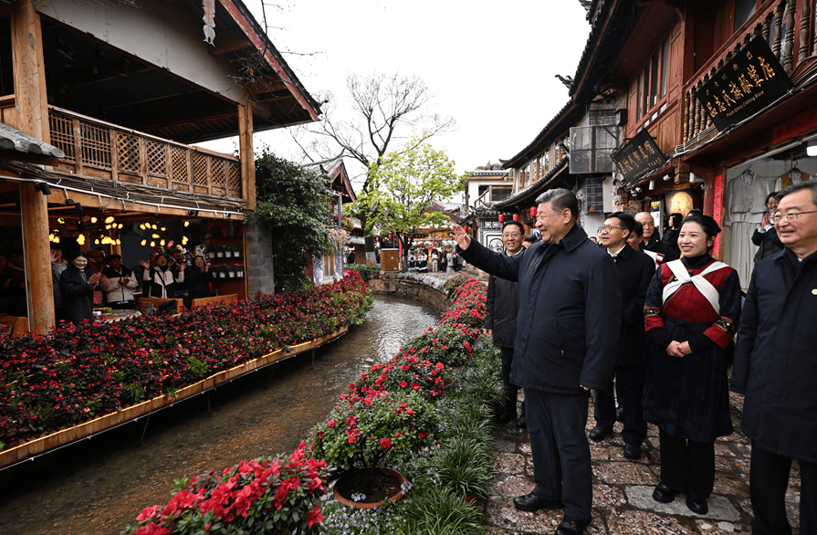 习近平考察丽江古城：文旅产业要走一条持续、健康的发展之路