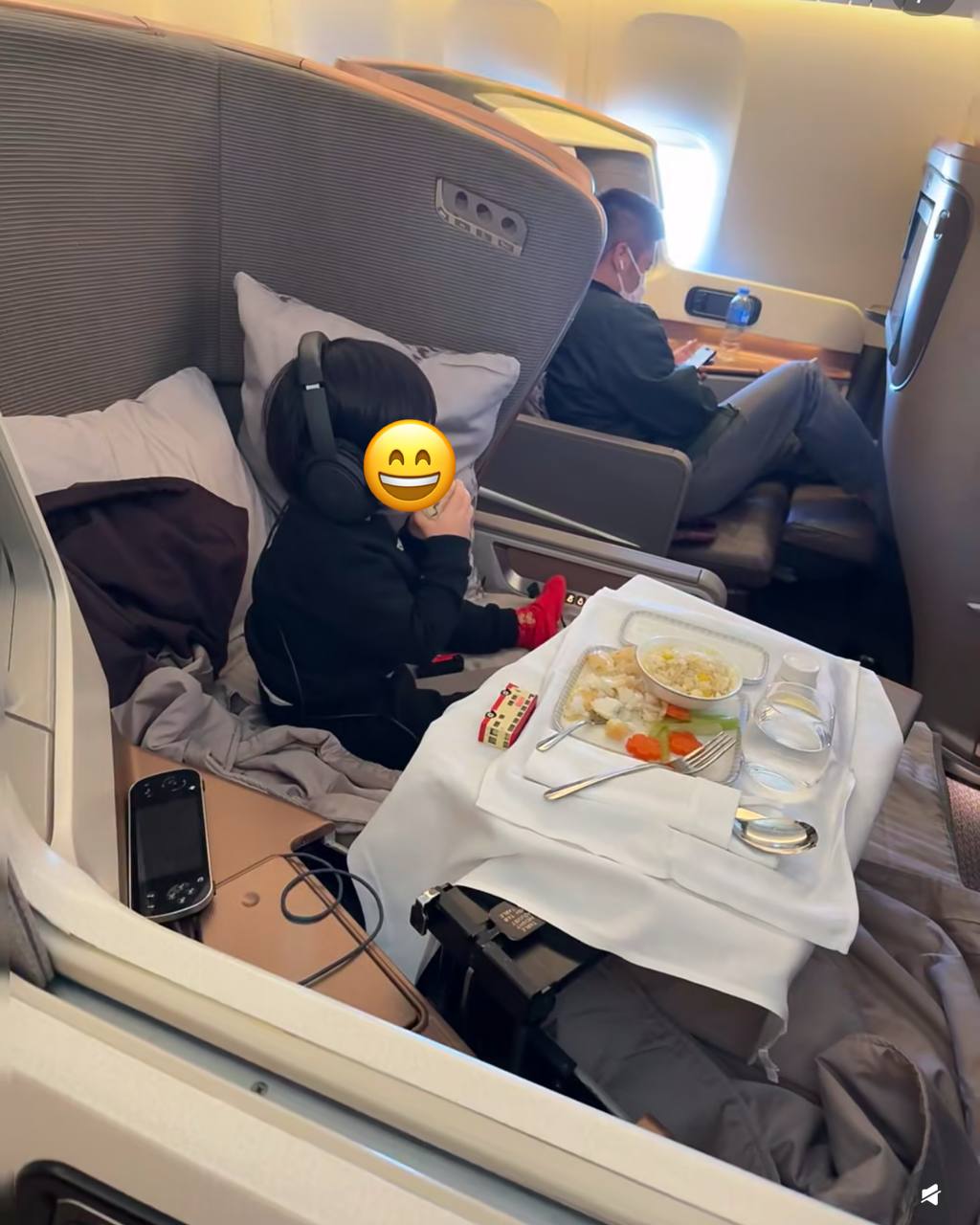 Mum Jokingly Complains About Her Son Crying In SQ First Class Cabin; Netizens Now Want Her As Their Mother