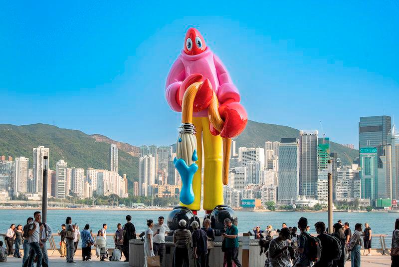 Presented by K11 Art Foundation, Philip Colbert’s monumental sculpture THE LOBSTER PAINTER – a collaboration with Co-Museum – along with five other works create an immersive city takeover