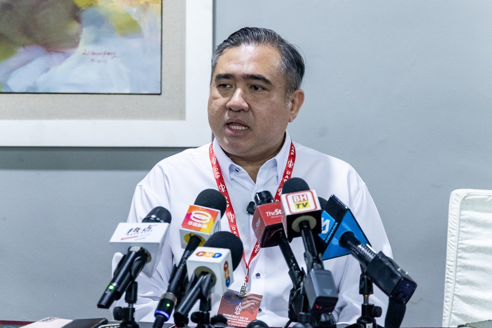 Anthony Loke: Fixed-fare flights and price ceiling policies ease festive travel to Sabah and Sarawak