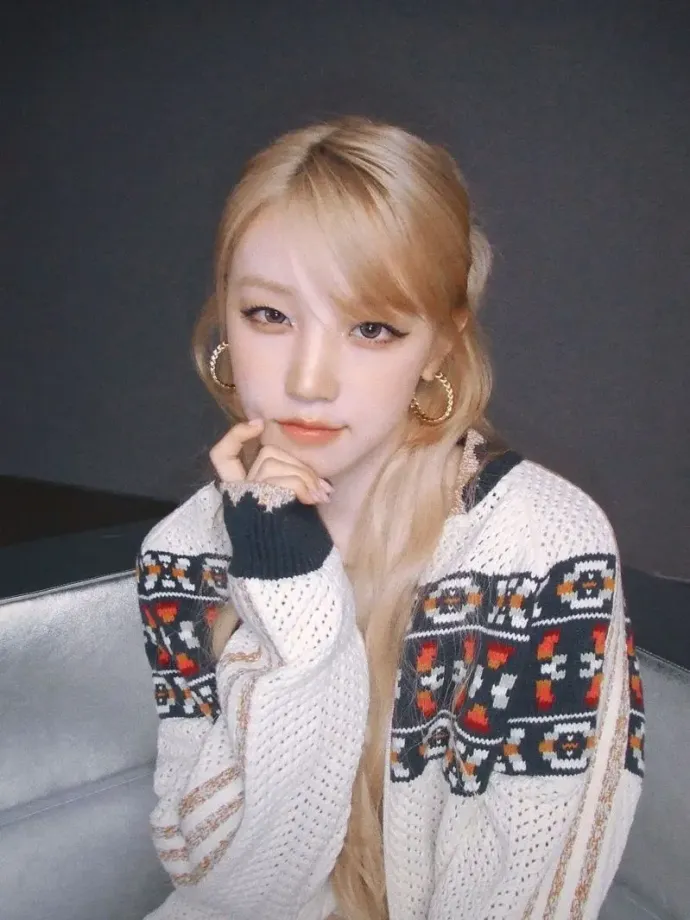 就怕重演高以翔悲剧…… 宋雨琦上《奔跑吧》累到瘫地4分钟