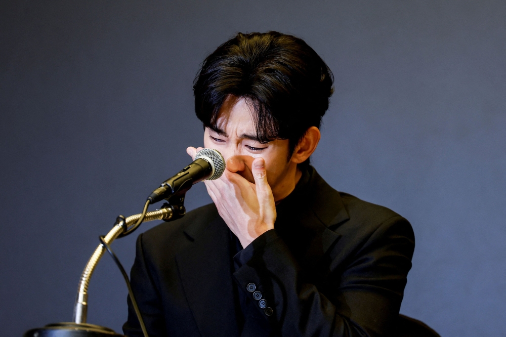Kim Soo-hyun denies dating Kim Sae-ron as a minor amid ongoing controversy