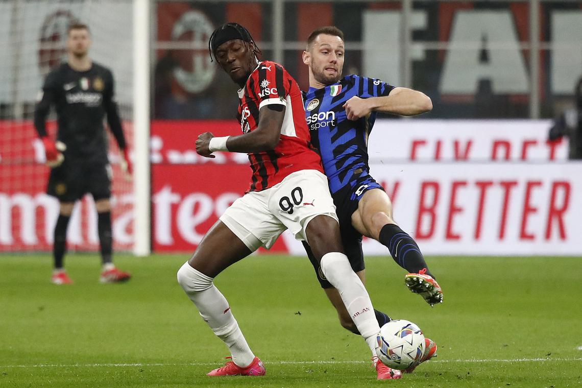 Milan and Inter share spoils in Coppa Italia semi-final first leg