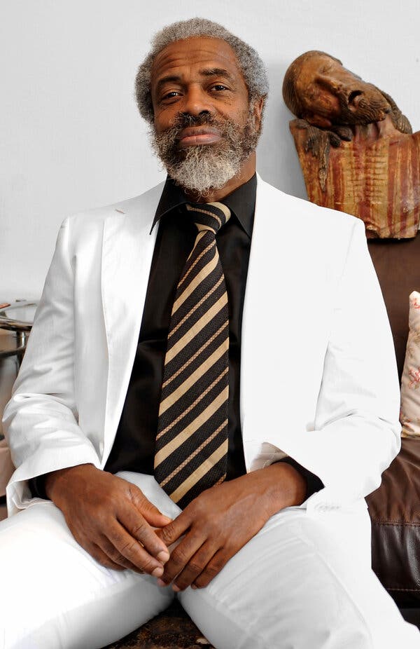 Leonardo Patterson, Disgraced Dealer in Latin American Artifacts, Dies at 82