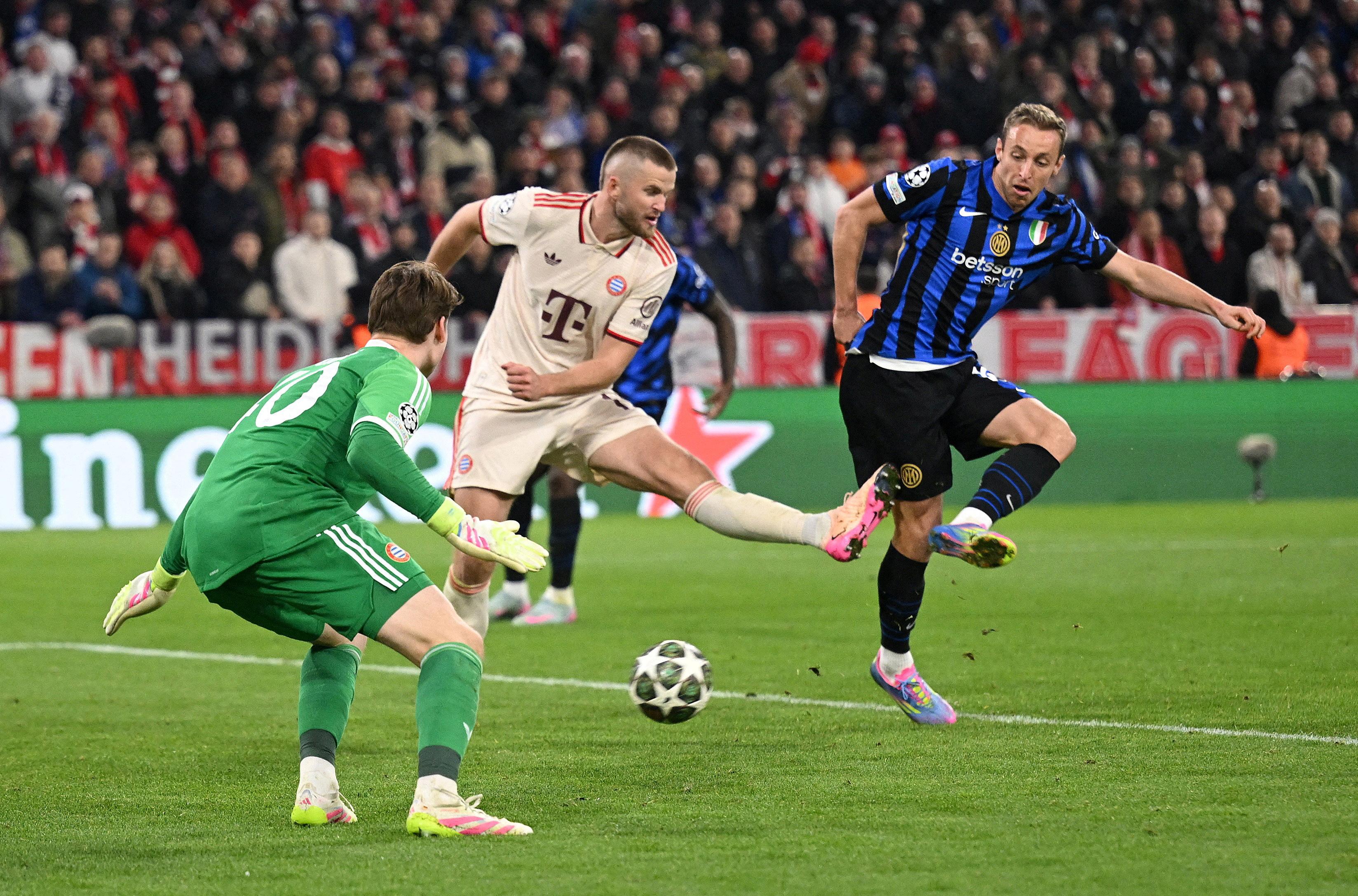 Late Davide Frattesi goal hands Inter Milan 2-1 victory at Bayern Munich