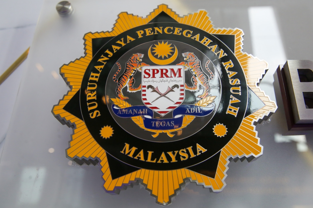 MACC nabs construction firm exec, three more over RM180m Johor data centre bid