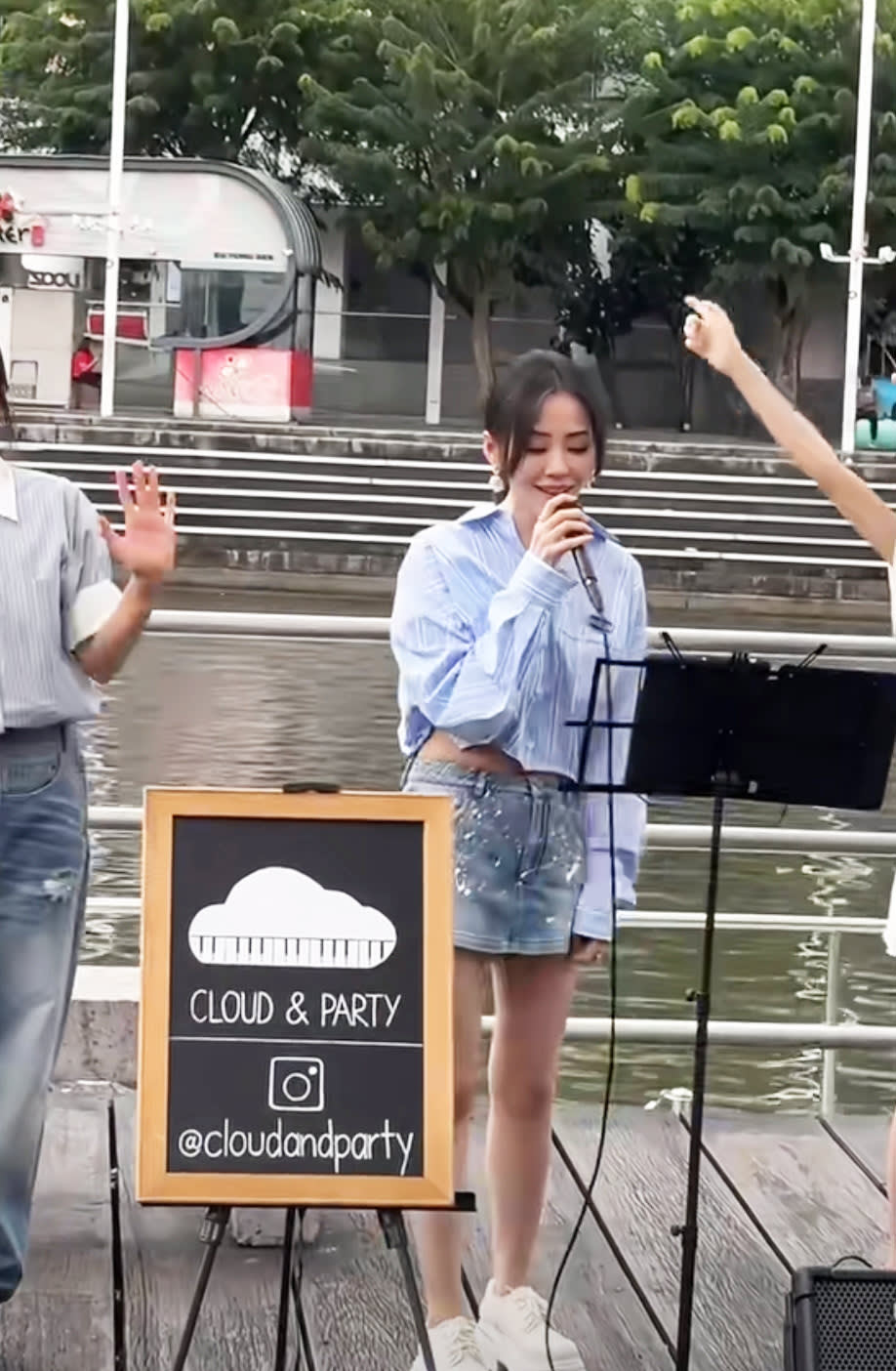 Tanya Chua & Chinese Singer Jane Zhang Seen 'Busking' At Clarke Quay