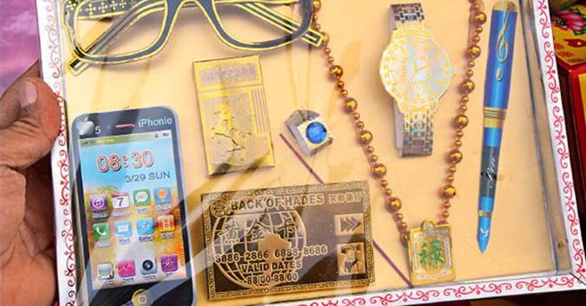 GF ASK BF TO BUY IPHONE FOR BIRTHDAY, HE GAVE HER A SET TO BURN