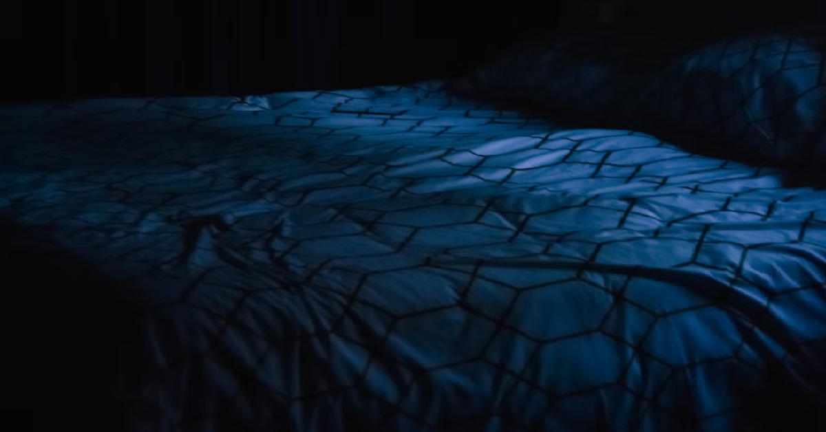 MAN SAW A DARK FIGURE ONE NIGHT AT 3AM, ONE WEEK LATER GRANDPA DIED